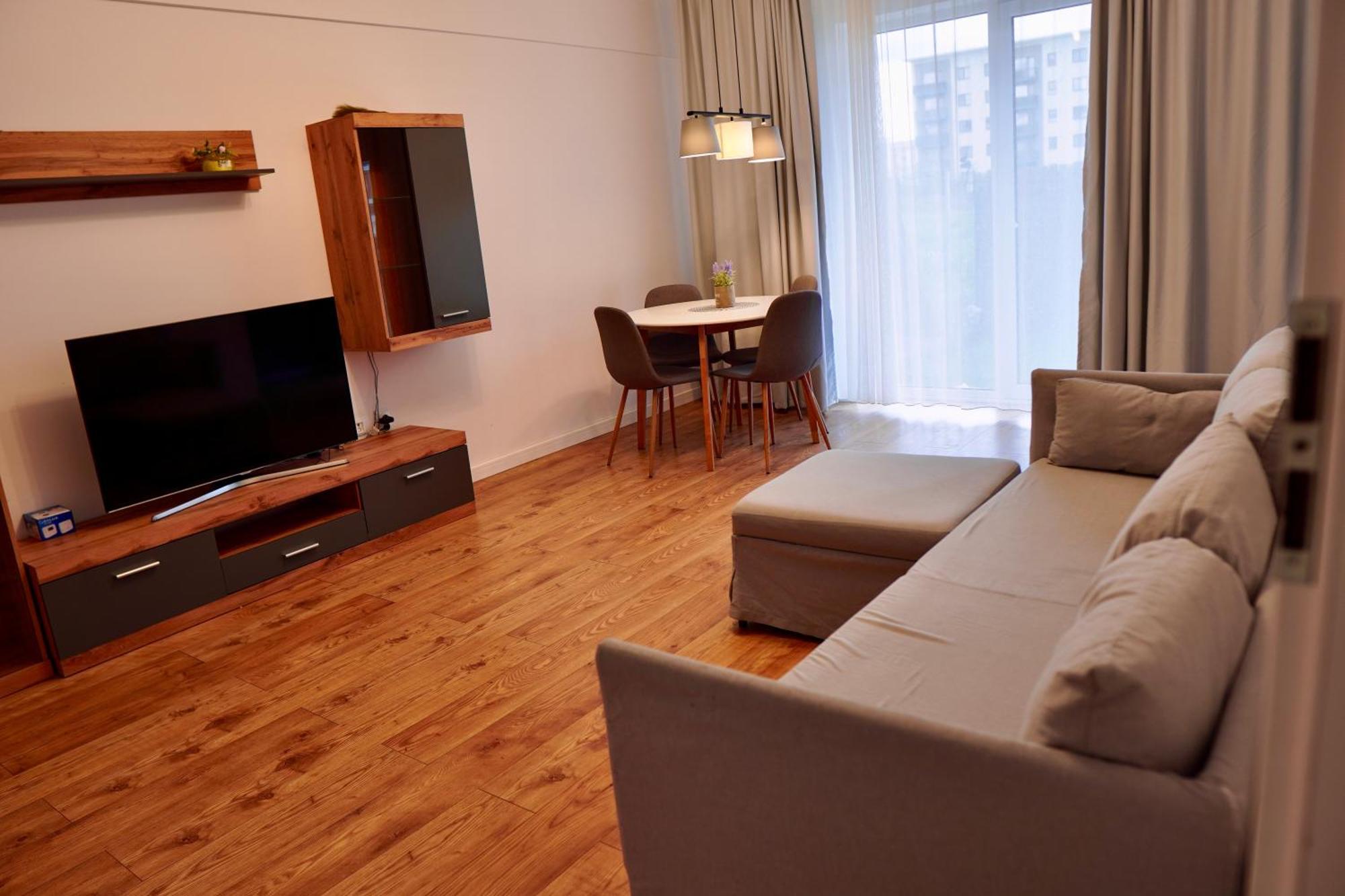 בראשוב Coresi, 2 Camere, Sleeps 6 Large Private Garden Apartment Pets Welcome מראה חיצוני תמונה